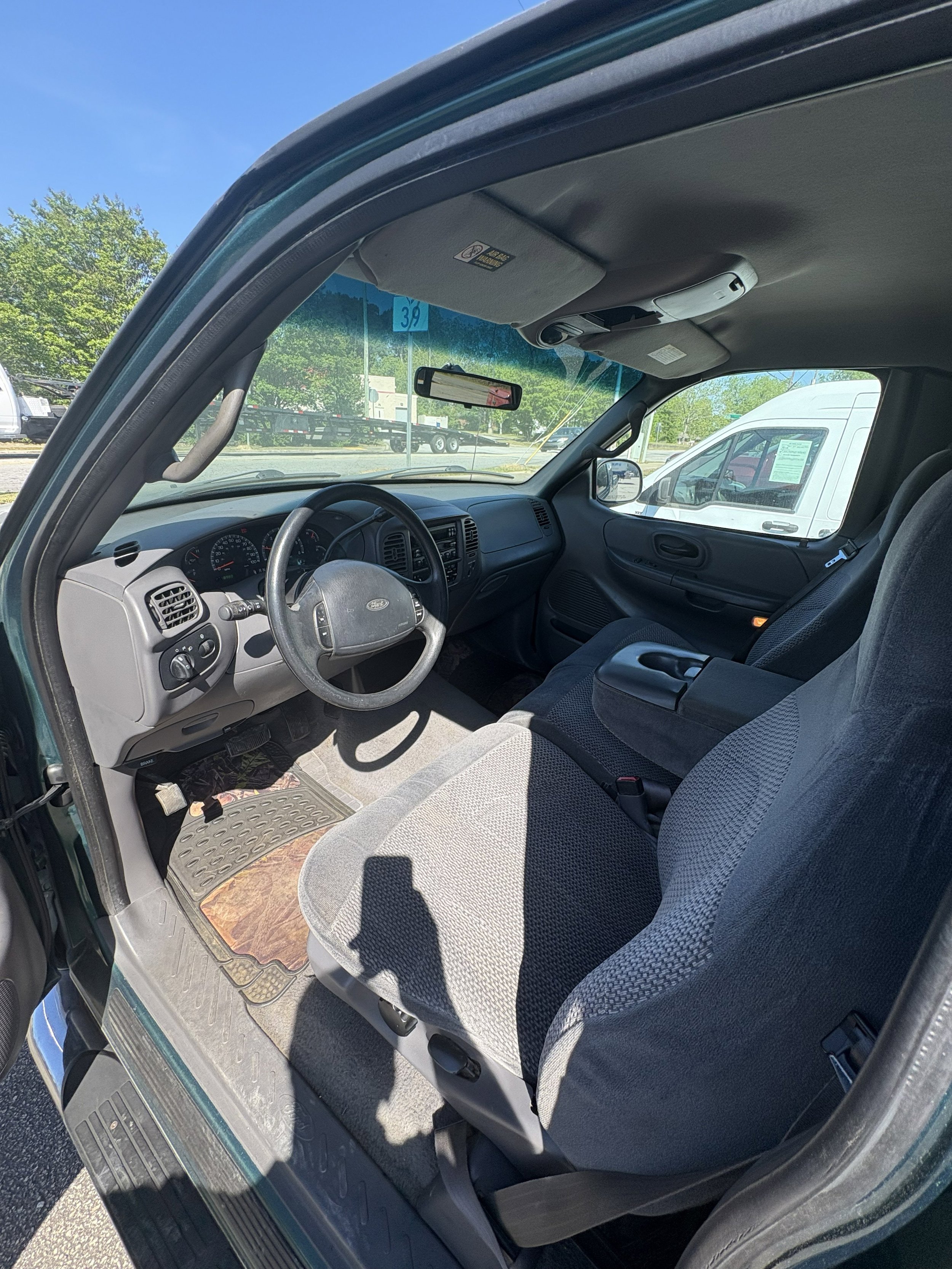 Used 2000 Ford F150 XLT RWD image 10