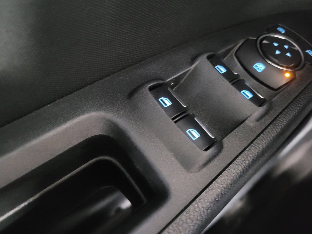 Used 2019 Ford Fusion SE image 27