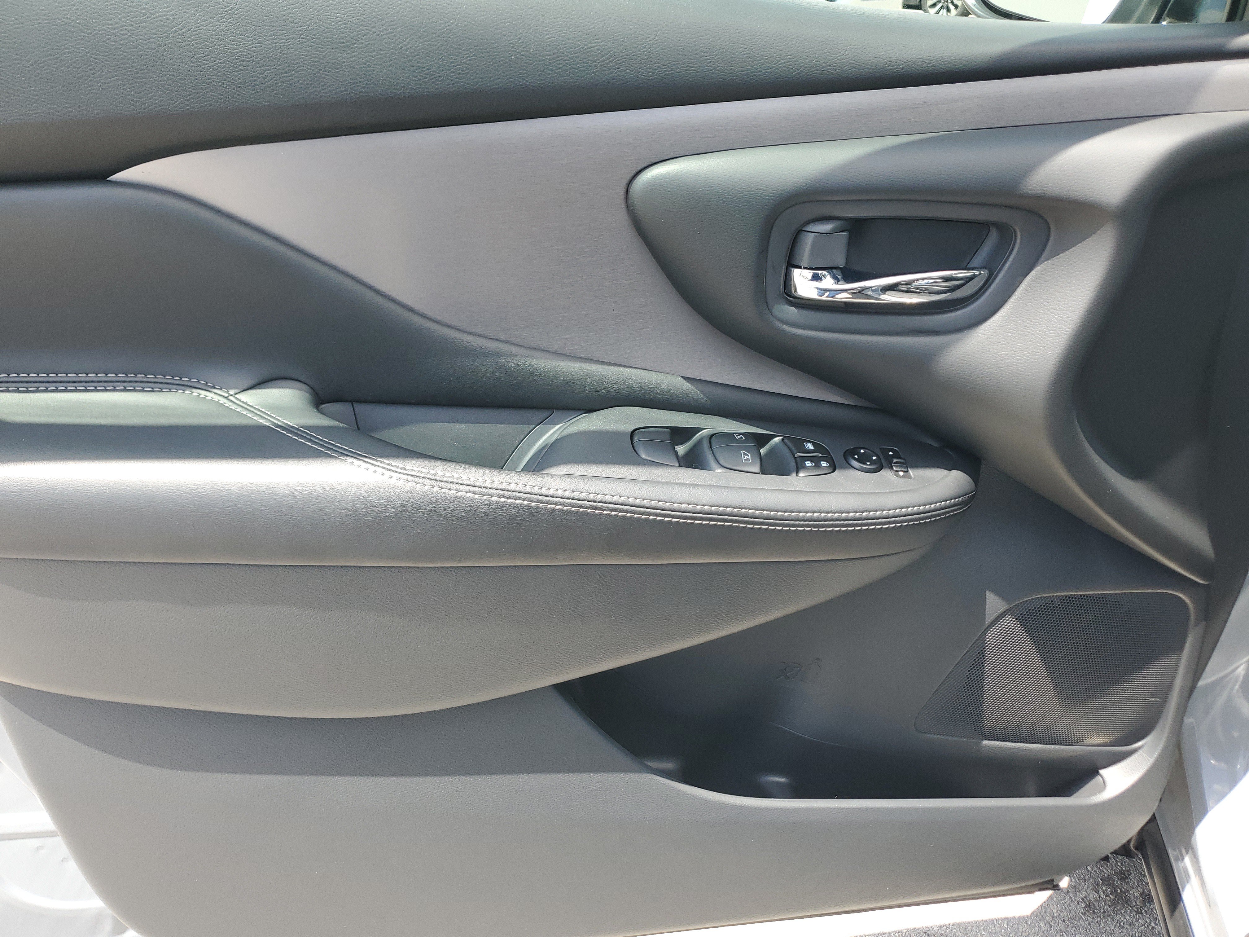 Certified 2024 Nissan Murano SV w/ SV Midnight Edition Package FWD image 25