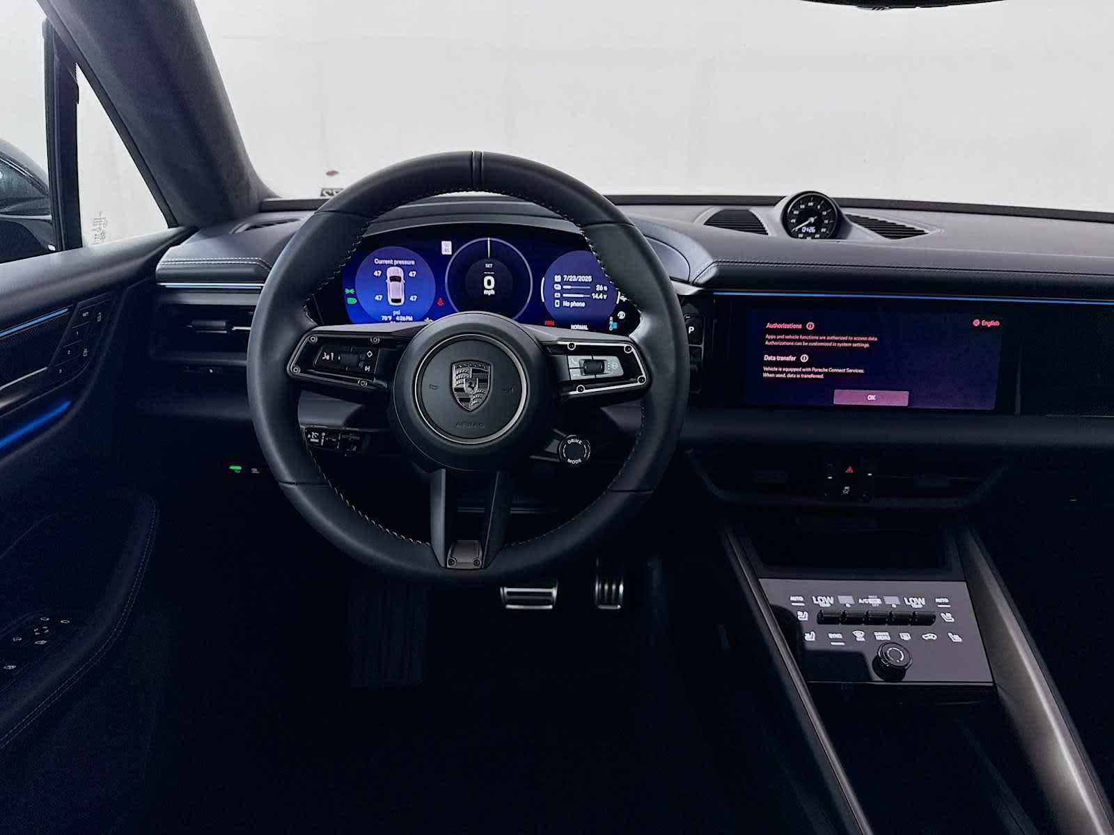New 2025 Porsche Macan Turbo Electric AWD/4WD image 18