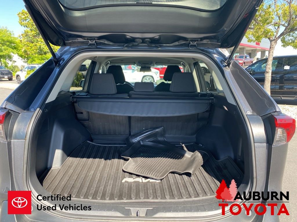 Certified 2024 Toyota RAV4 LE AWD/4WD image 10