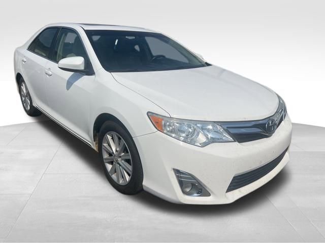 Used 2014 Toyota Camry XLE image 8