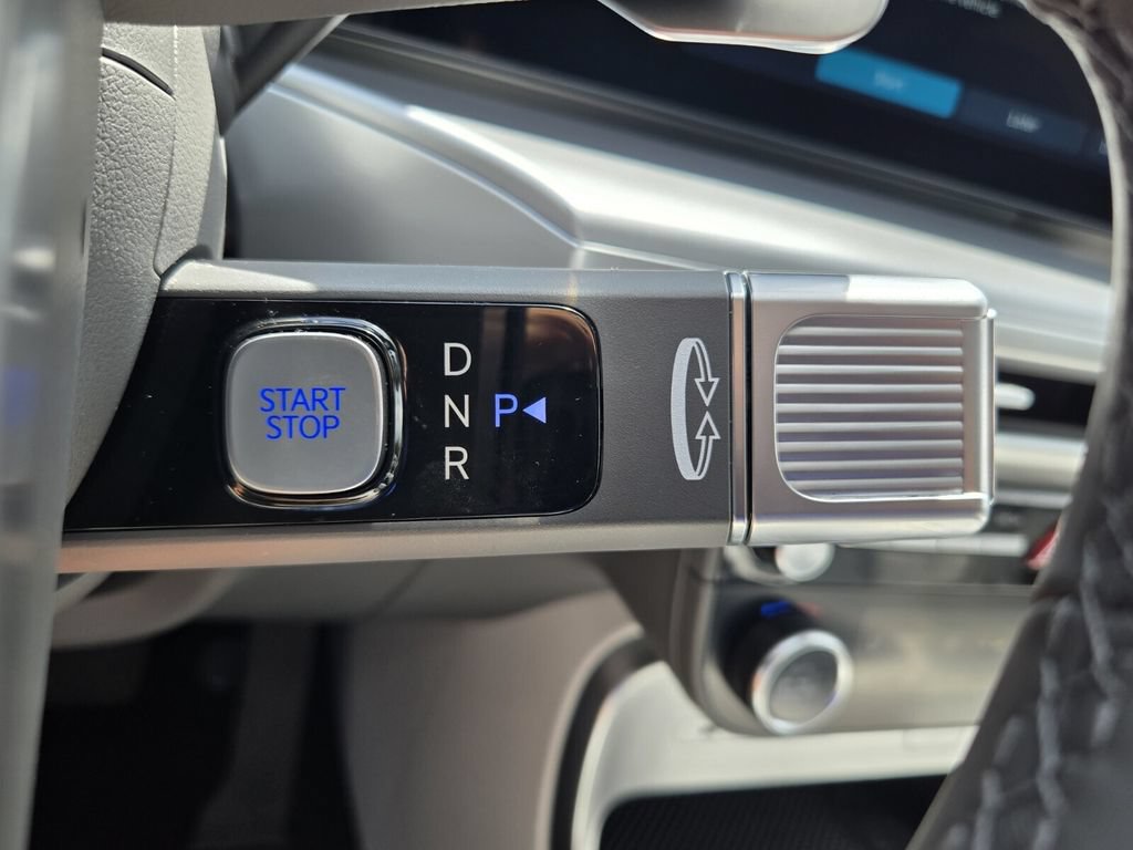 Certified 2026 Hyundai Ioniq 9 Limited AWD/4WD image 18