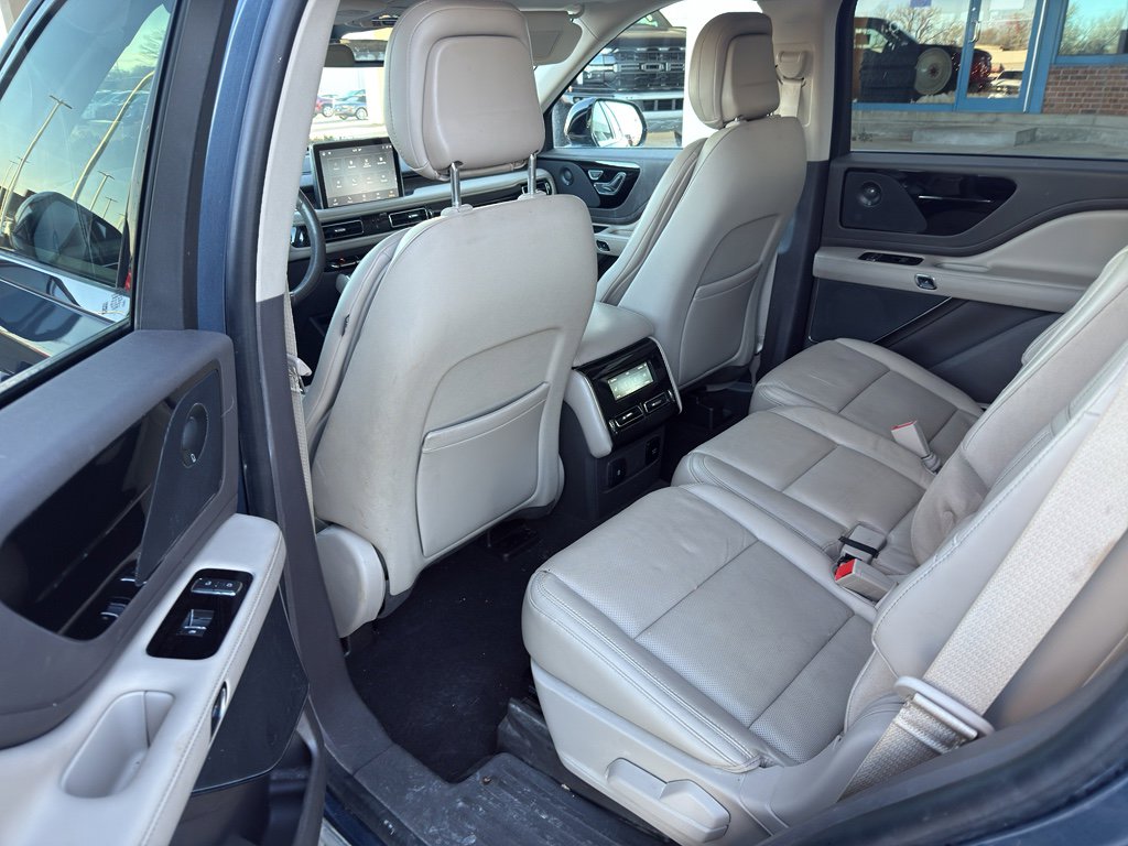 Used 2020 Lincoln Aviator Reserve w/ Equipment Group 201A image 9