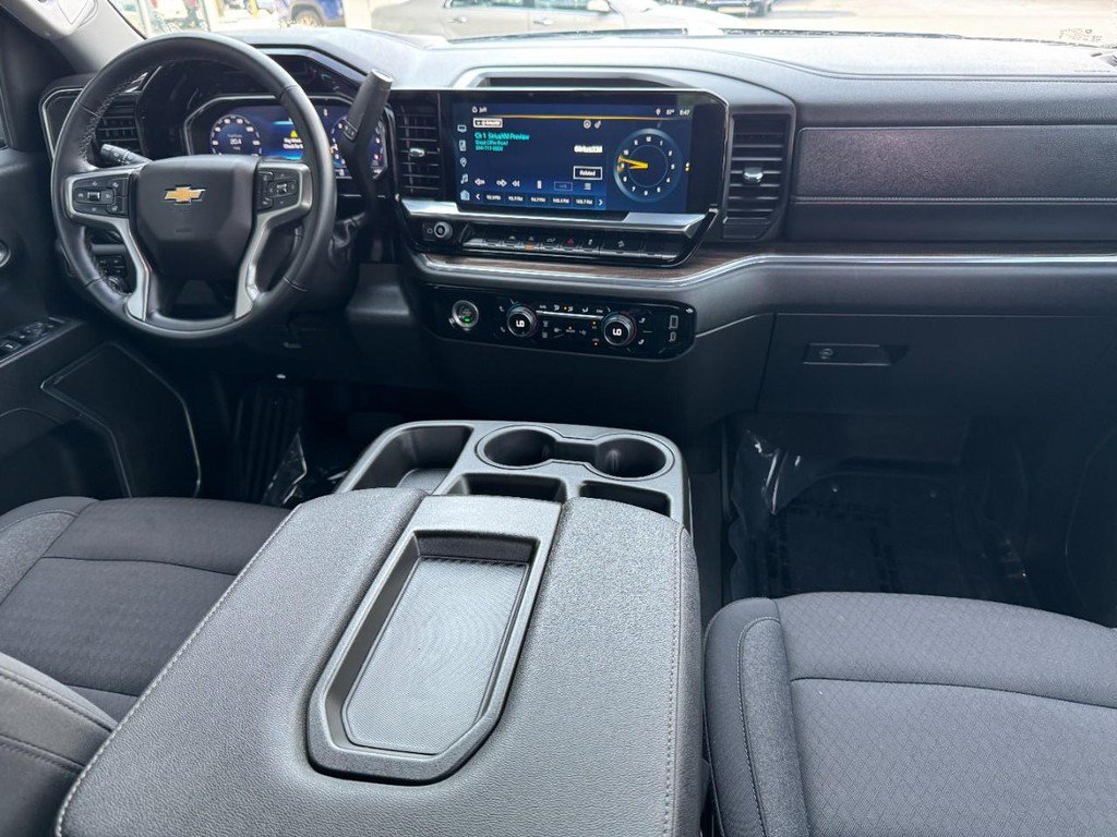 Used 2024 Chevrolet Silverado 1500 LT w/ Z71 Off-Road Package AWD/4WD image 14