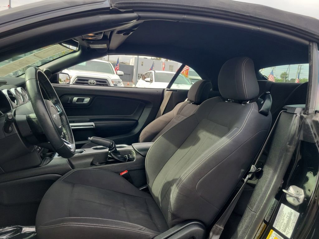 Used 2022 Ford Mustang Convertible image 9