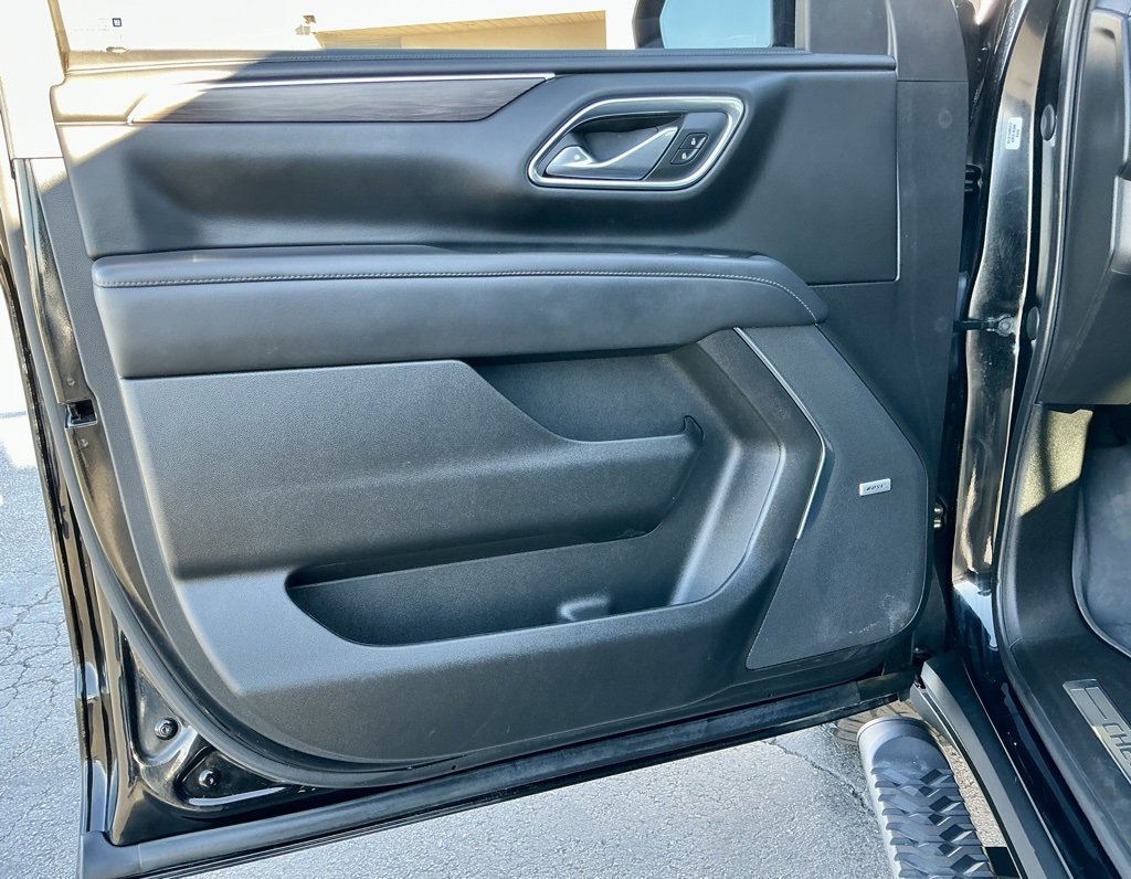 Used 2023 Chevrolet Suburban Z71 w/ Luxury Package image 43
