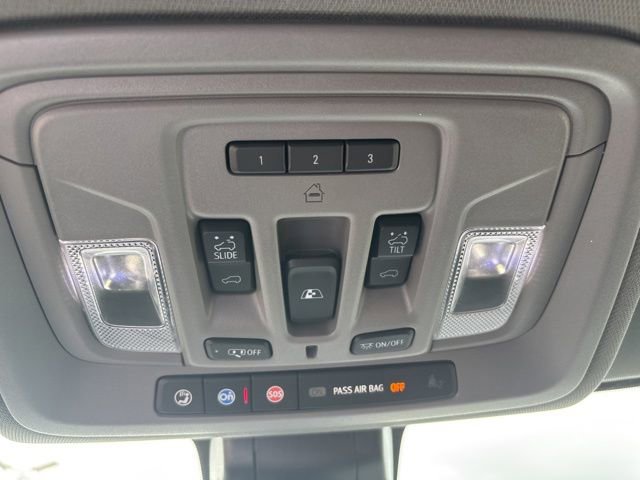 Used 2022 Chevrolet Silverado 1500 LTZ w/ LTZ Premium Package AWD/4WD image 26