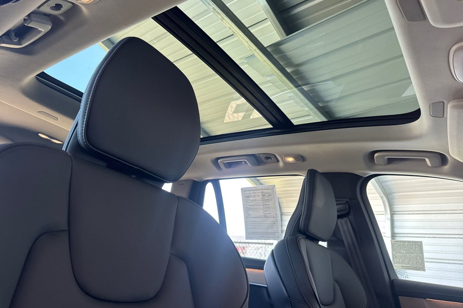 Certified 2025 Volvo XC90 B6 Core w/ Climate Package image 20