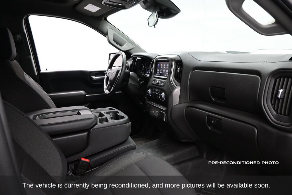 Used 2025 Chevrolet Silverado 1500 Custom Trail Boss w/ LPO, Dark Essentials Package AWD/4WD image 13