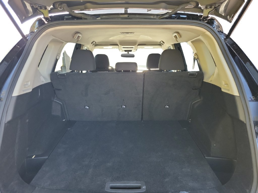 Used 2024 Nissan Rogue S AWD/4WD image 25
