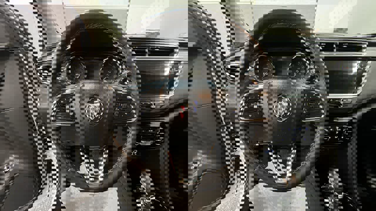 Used 2020 Buick Encore GX Essence w/ Experience Buick Package image 15