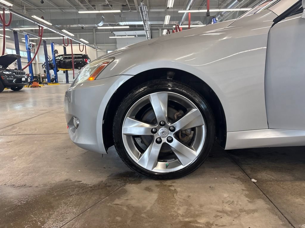 Used 2010 Lexus IS 250C w/ Luxury Pkg RWD image 23