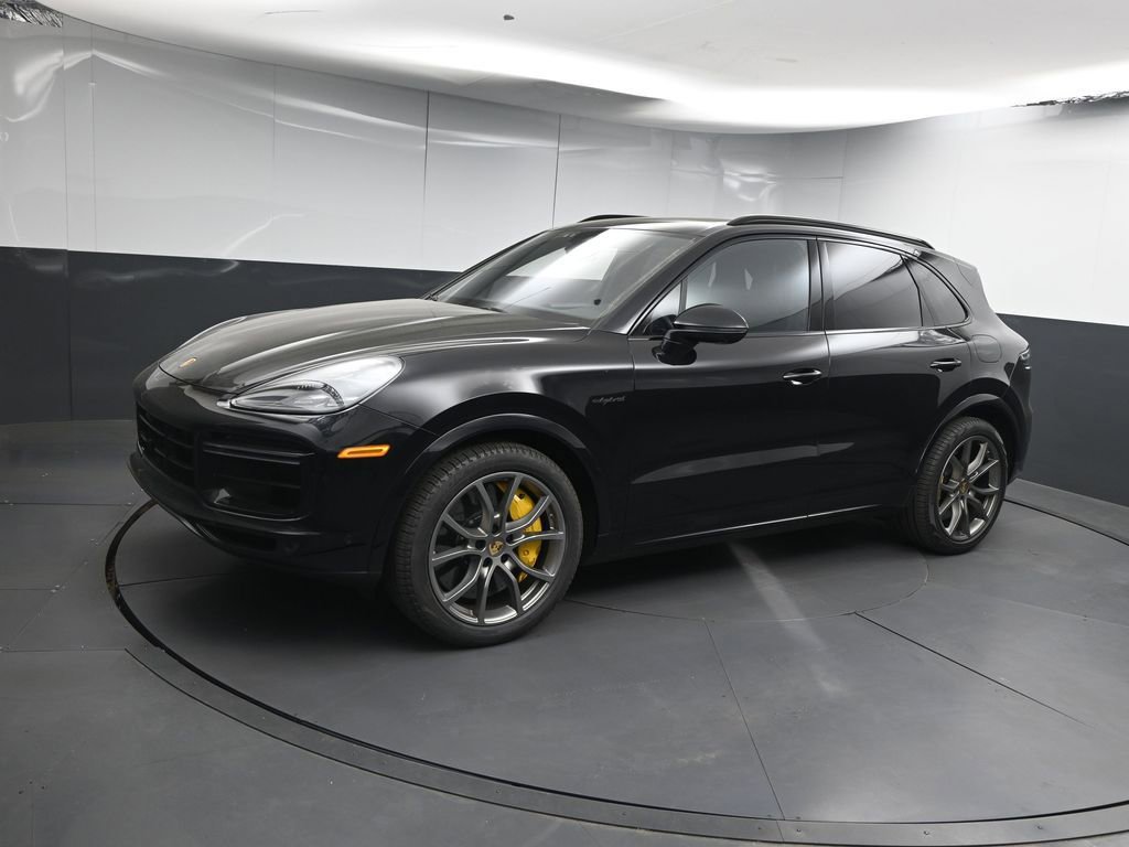 Certified 2022 Porsche Cayenne Turbo S image 1