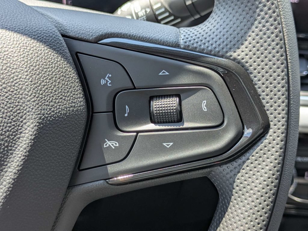 New 2026 Chevrolet Trax LT FWD image 25
