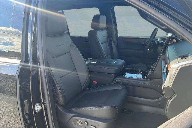 New 2026 GMC Yukon XL Denali w/ Sun & Power Step Package image 8