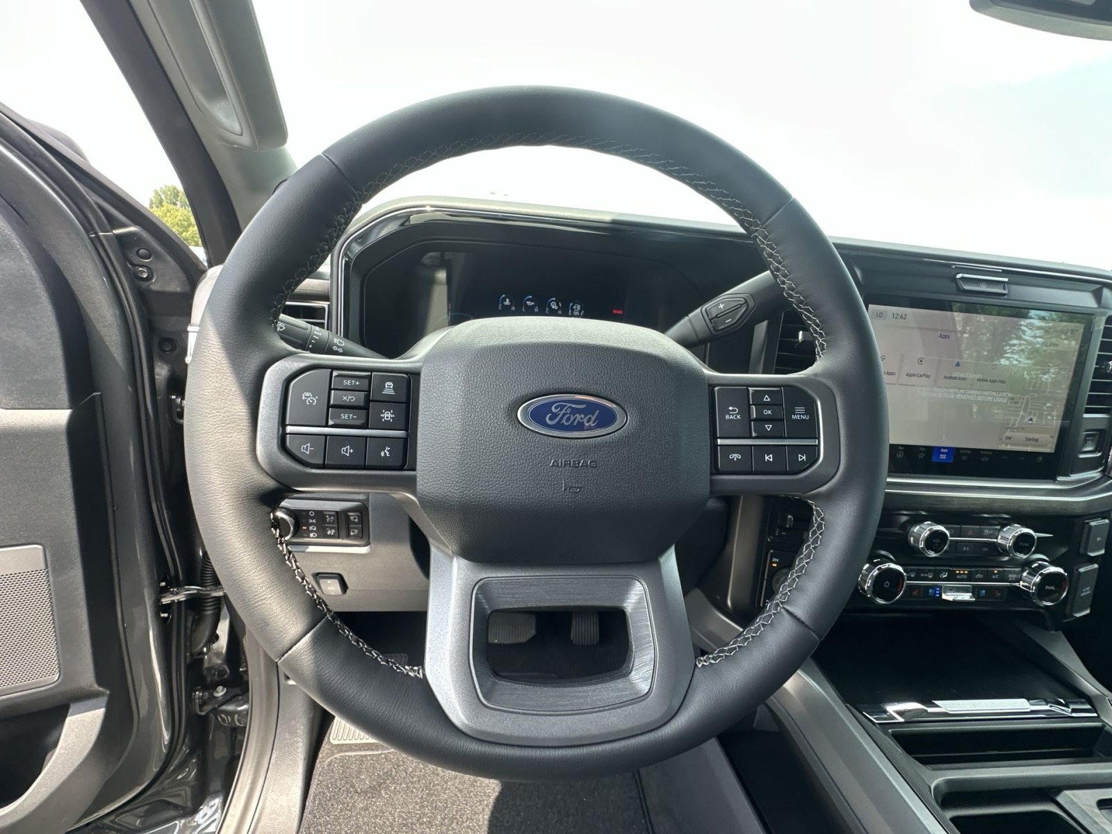 New 2026 Ford F250 Lariat w/ Black Appearance Package AWD/4WD image 24