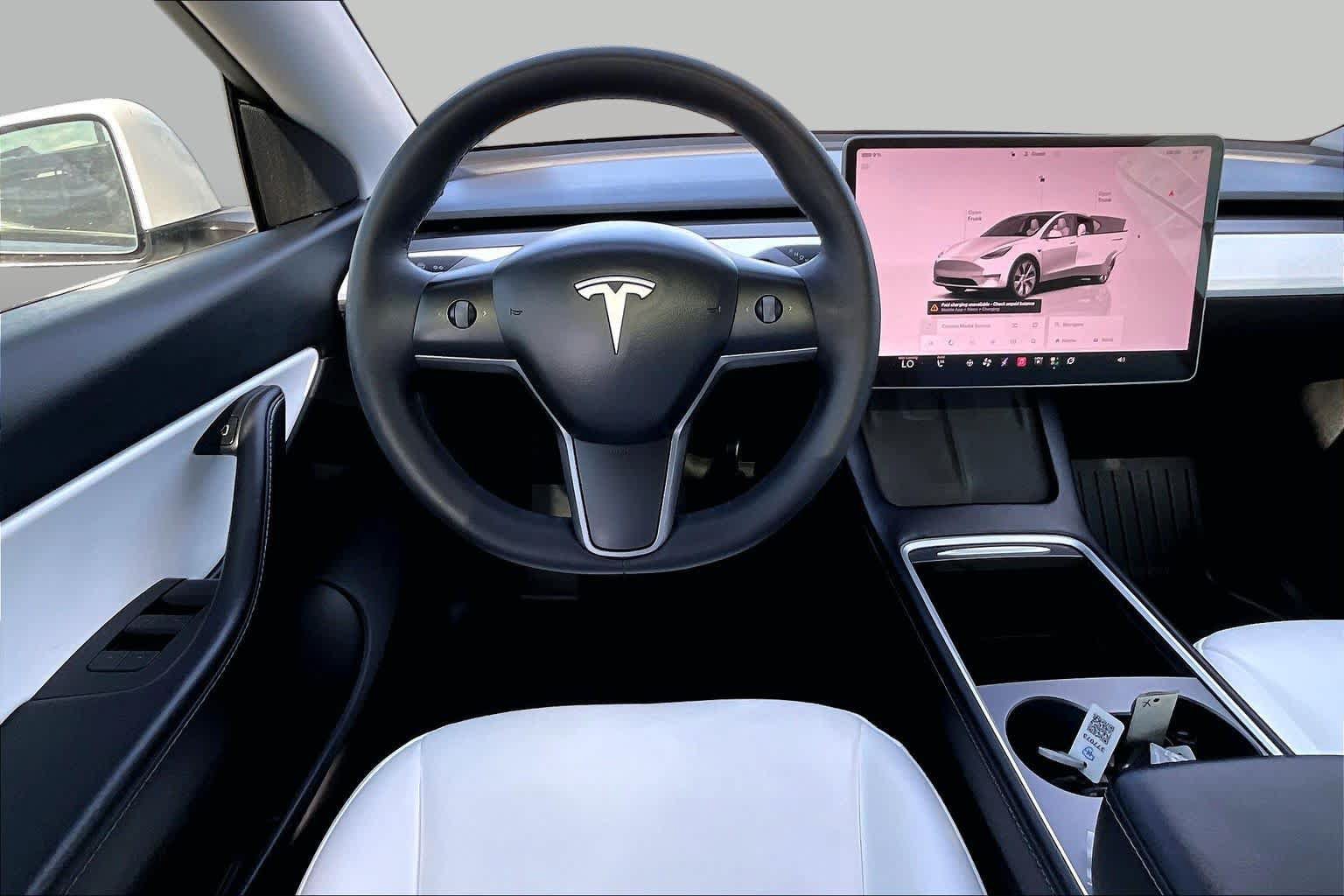 Used 2022 Tesla Model Y Long Range AWD/4WD image 6