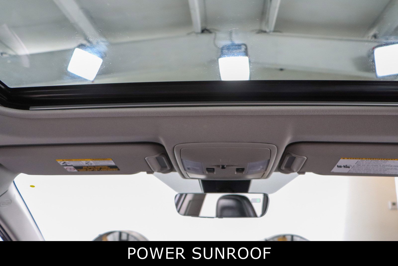 Used 2018 Toyota RAV4 Limited FWD image 21