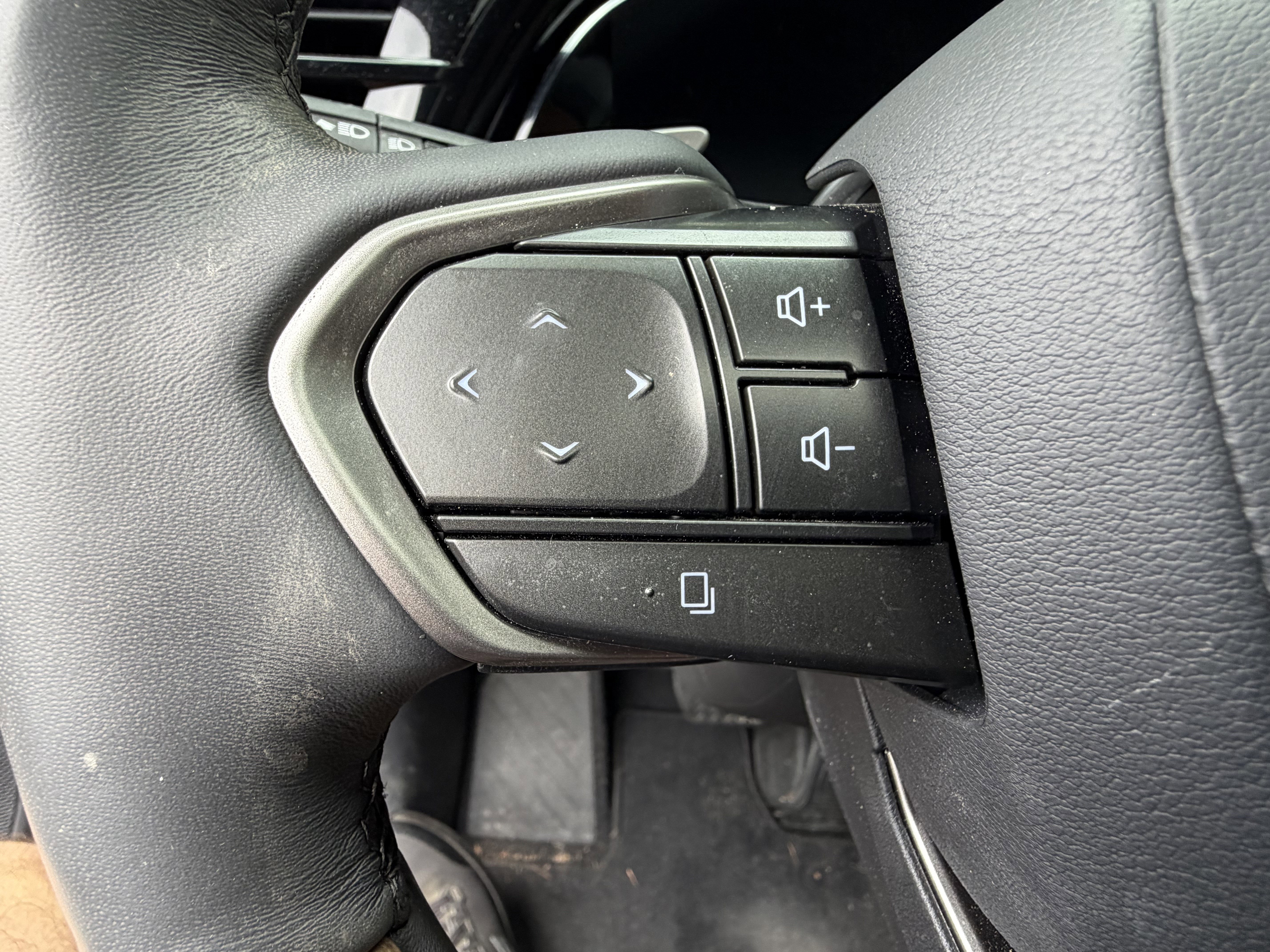 Used 2024 Lexus RX 350 Premium Plus w/ Convenience Package FWD image 18
