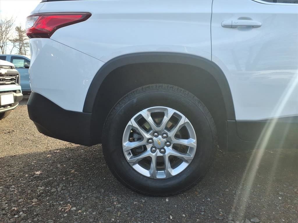 Certified 2021 Chevrolet Traverse LT image 9