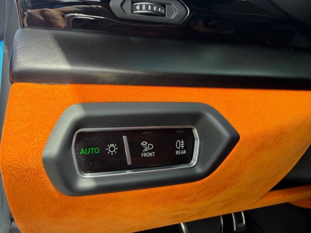 Used 2022 Lamborghini Urus AWD/4WD image 24