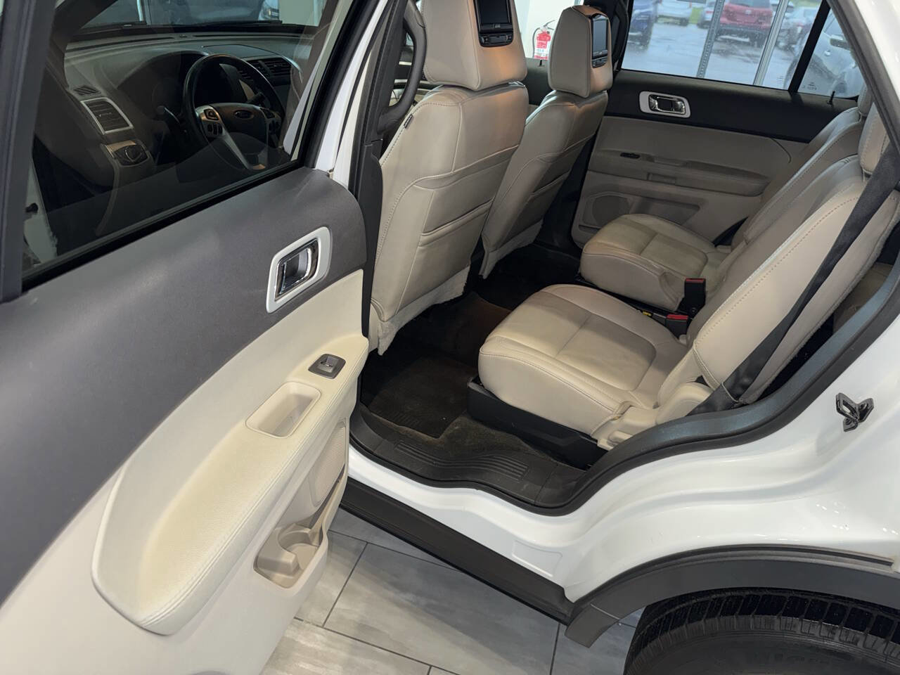 Used 2015 Ford Explorer XLT w/ Equipment Group 202A AWD/4WD image 20