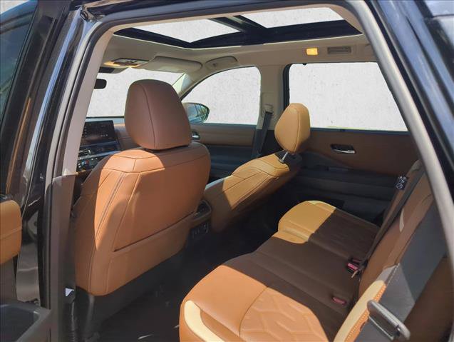 New 2026 Nissan Pathfinder Platinum w/ Cargo Package AWD/4WD image 17
