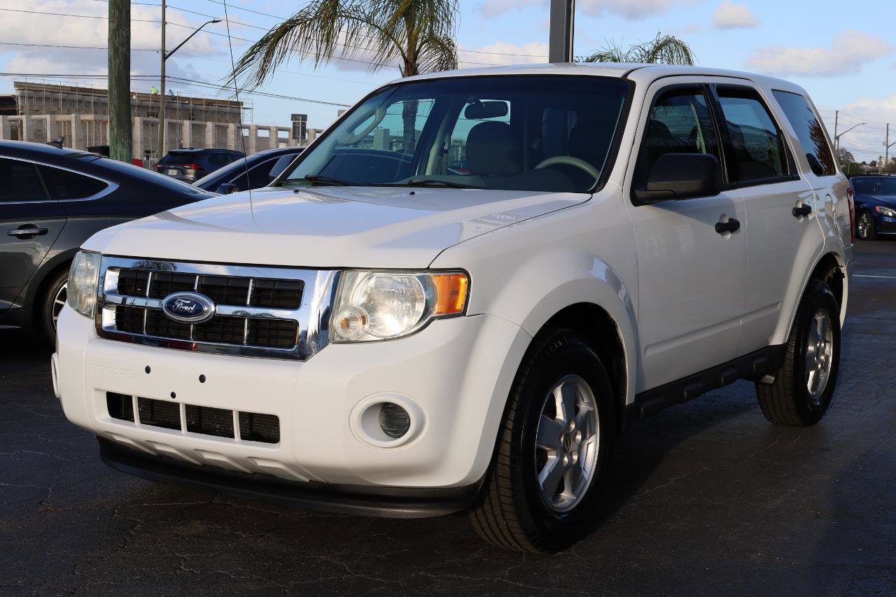 Used 2011 Ford Escape XLS w/ 101A Rapid Spec Order Code FWD image 2