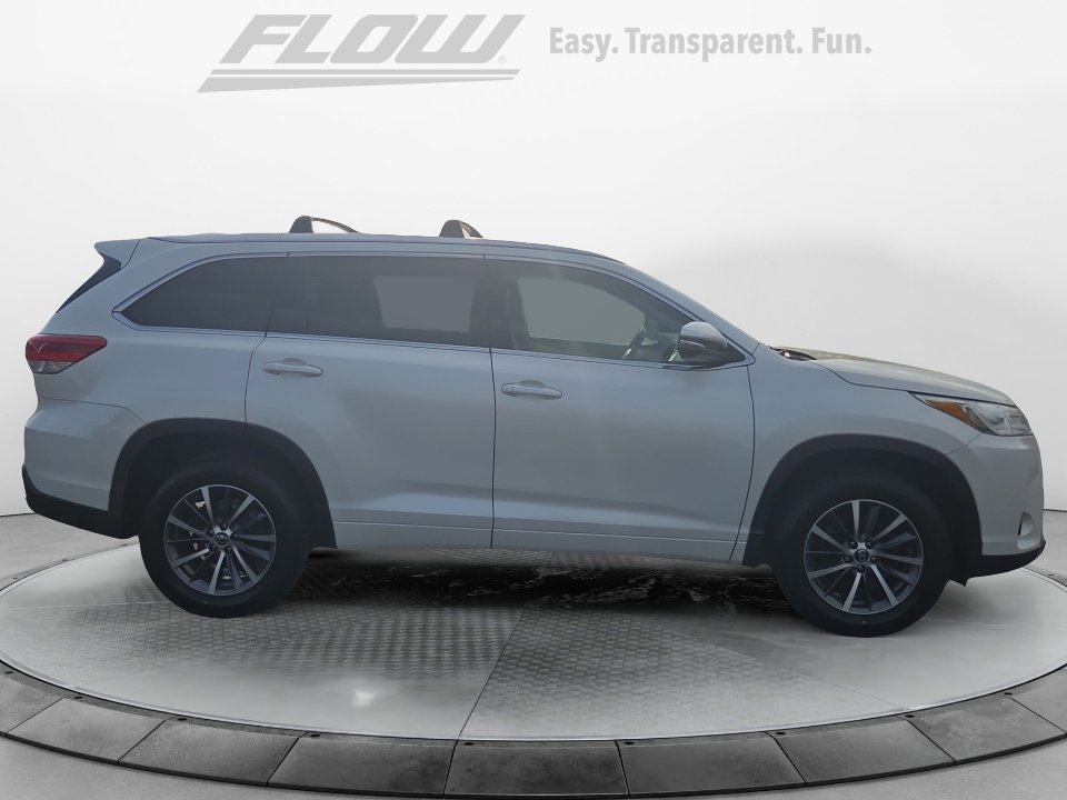 Used 2018 Toyota Highlander XLE FWD image 10