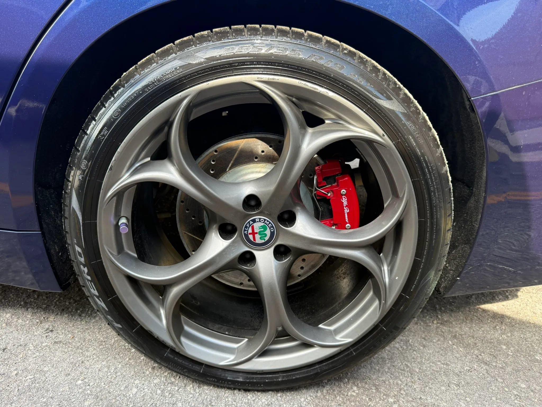 Used 2017 Alfa Romeo Giulia Ti w/ TI 19" Sport Package RWD image 19