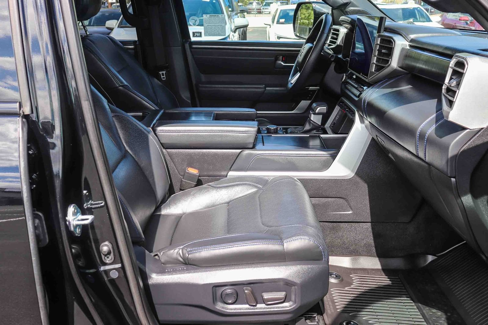 Certified 2024 Toyota Sequoia Platinum AWD/4WD image 20