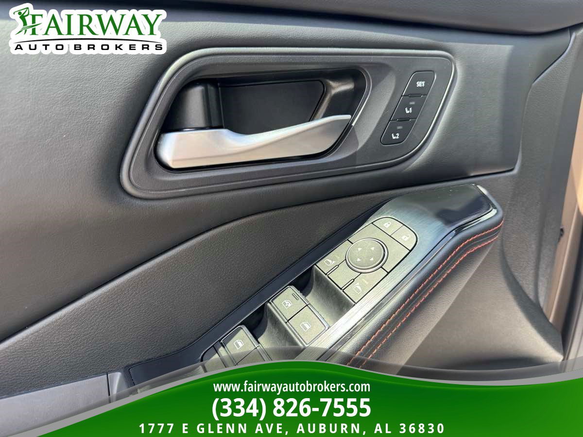 Used 2025 Nissan Rogue SV w/ Rock Creek Premium Package AWD/4WD image 14