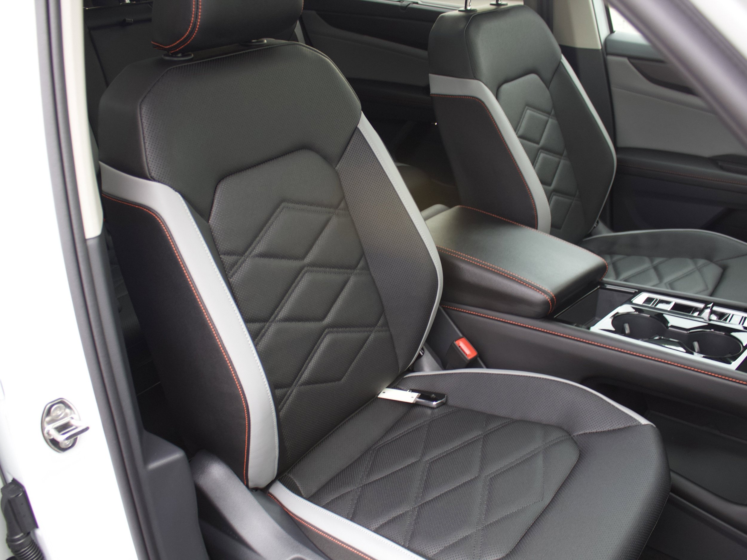New 2026 Volkswagen Atlas Peak Edition AWD/4WD image 40
