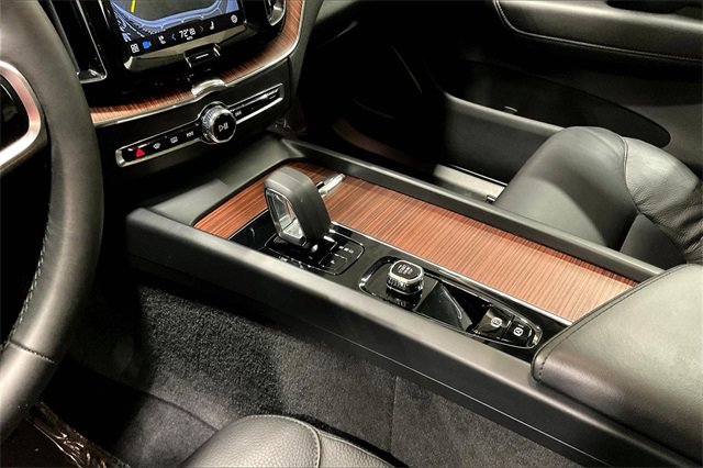 Certified 2023 Volvo XC60 B5 Plus image 16