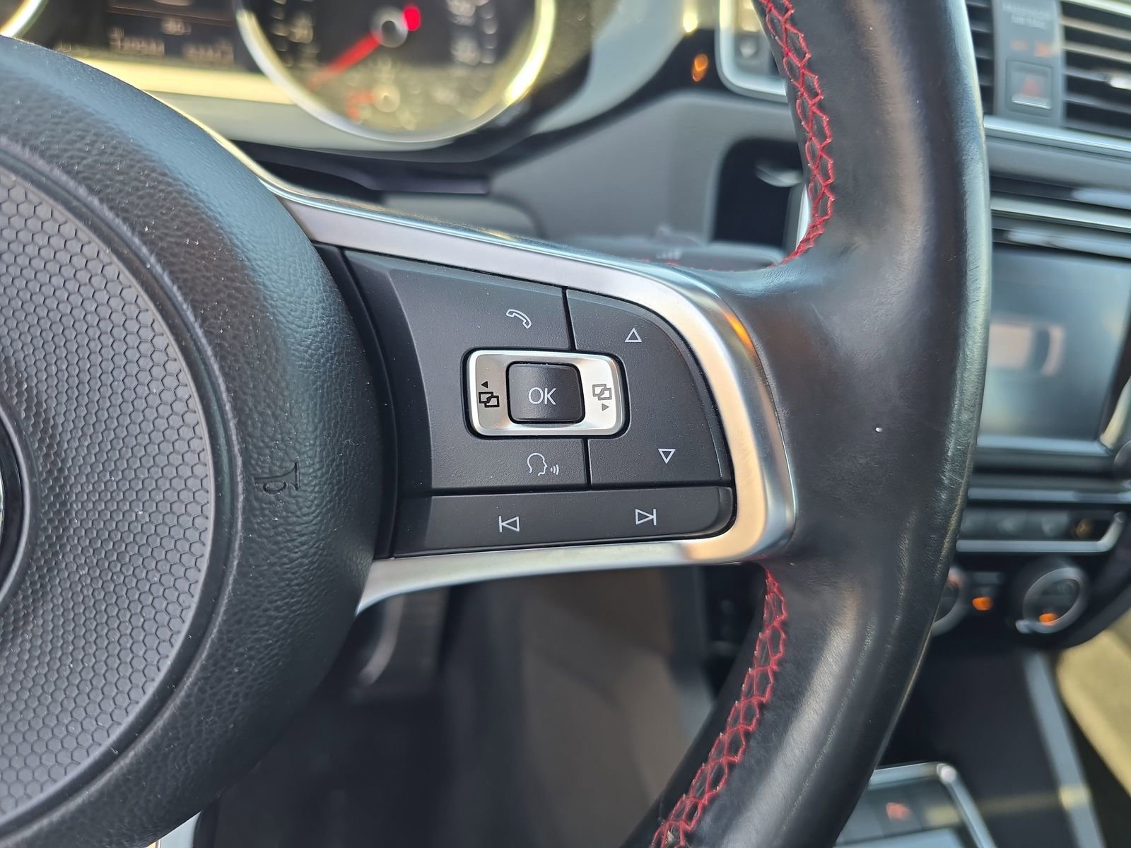 Used 2017 Volkswagen Jetta GLI FWD image 25
