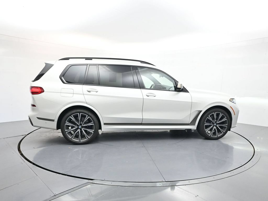 Used 2022 BMW X7 M50i AWD/4WD image 8