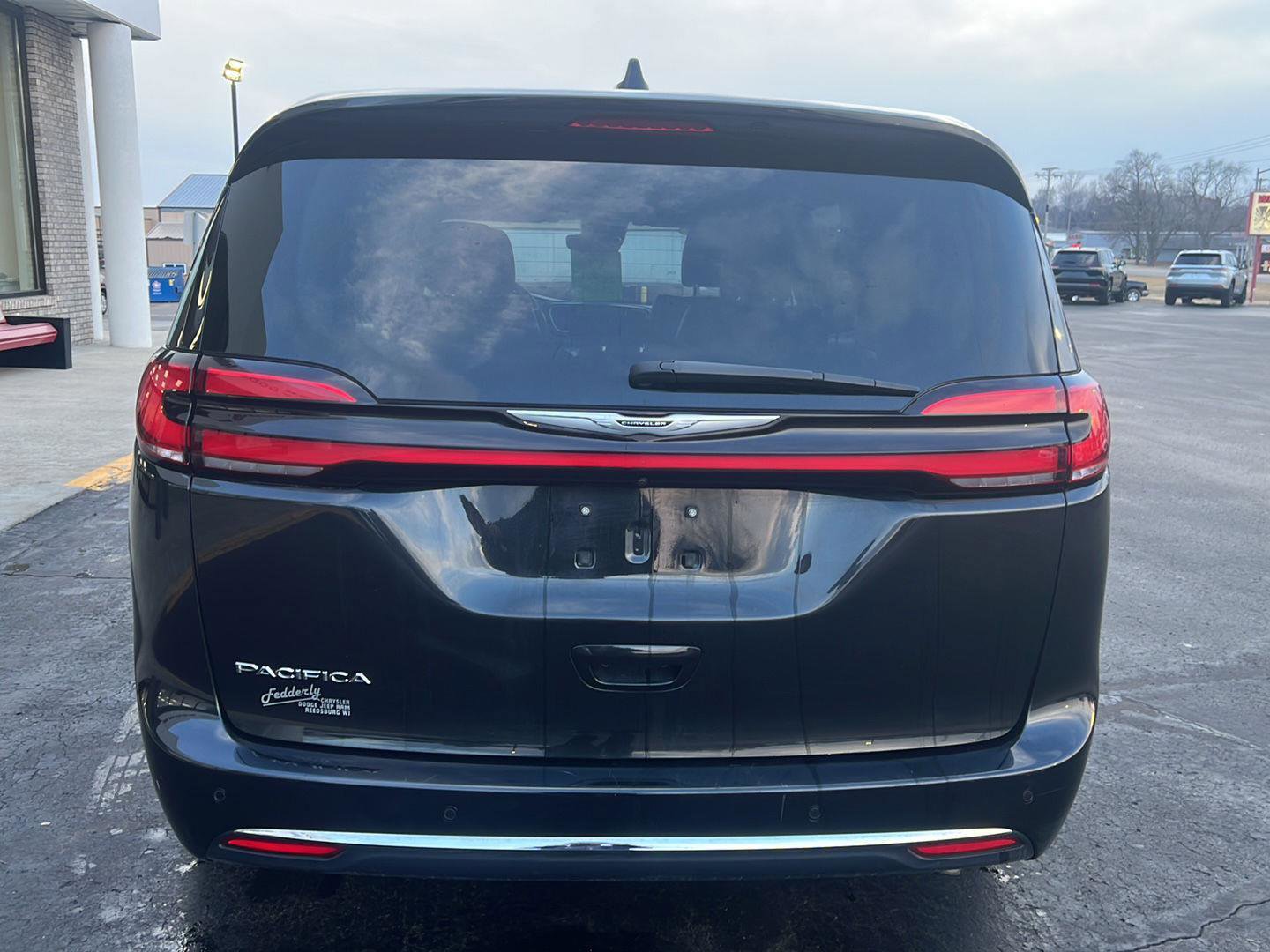 Used 2023 Chrysler Pacifica Touring-L image 23