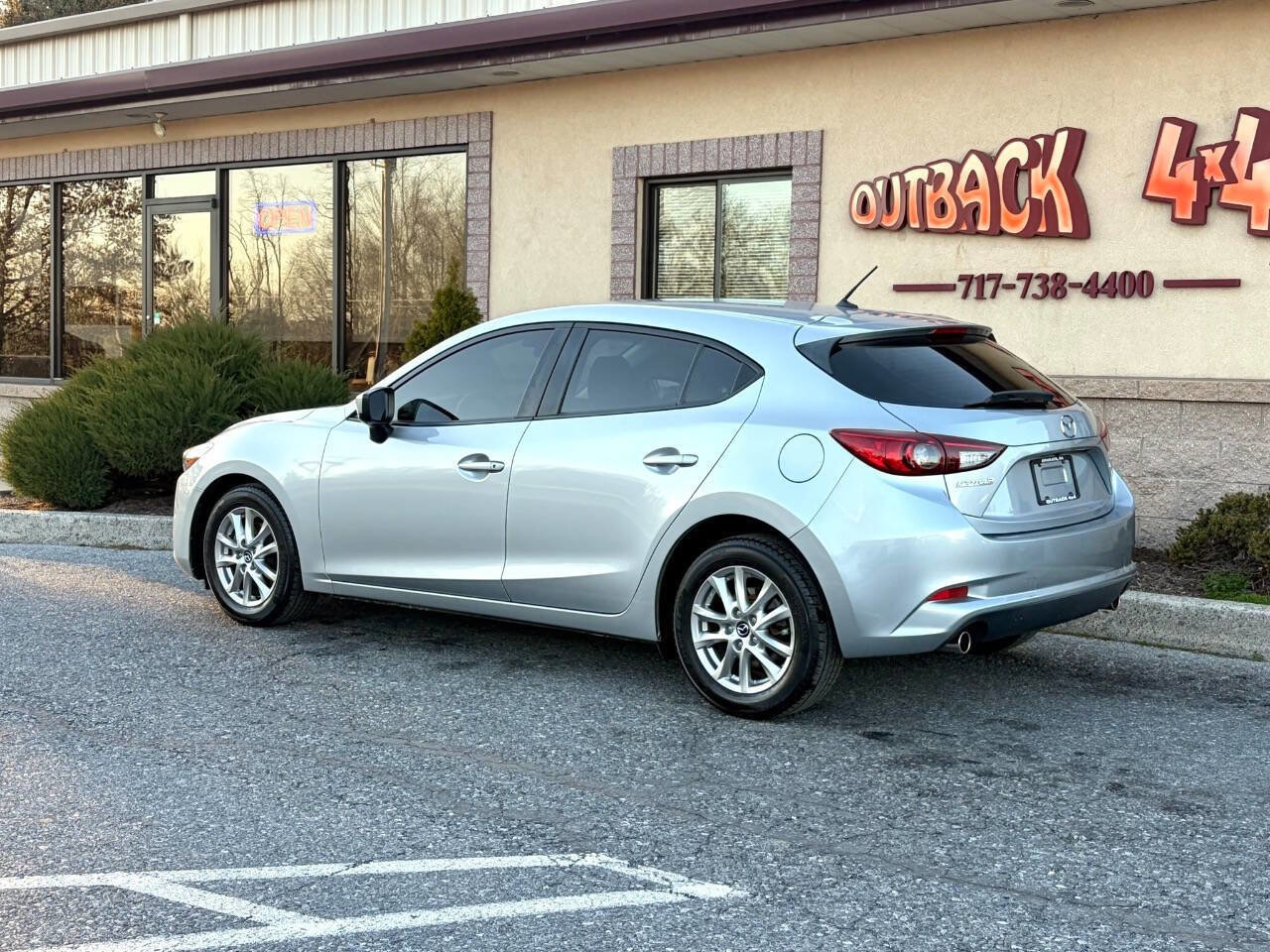 Used 2018 MAZDA MAZDA3 Sport FWD image 5