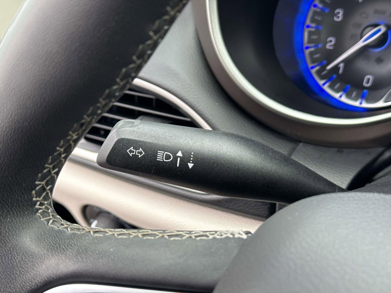 Used 2023 Chrysler Voyager LX image 16