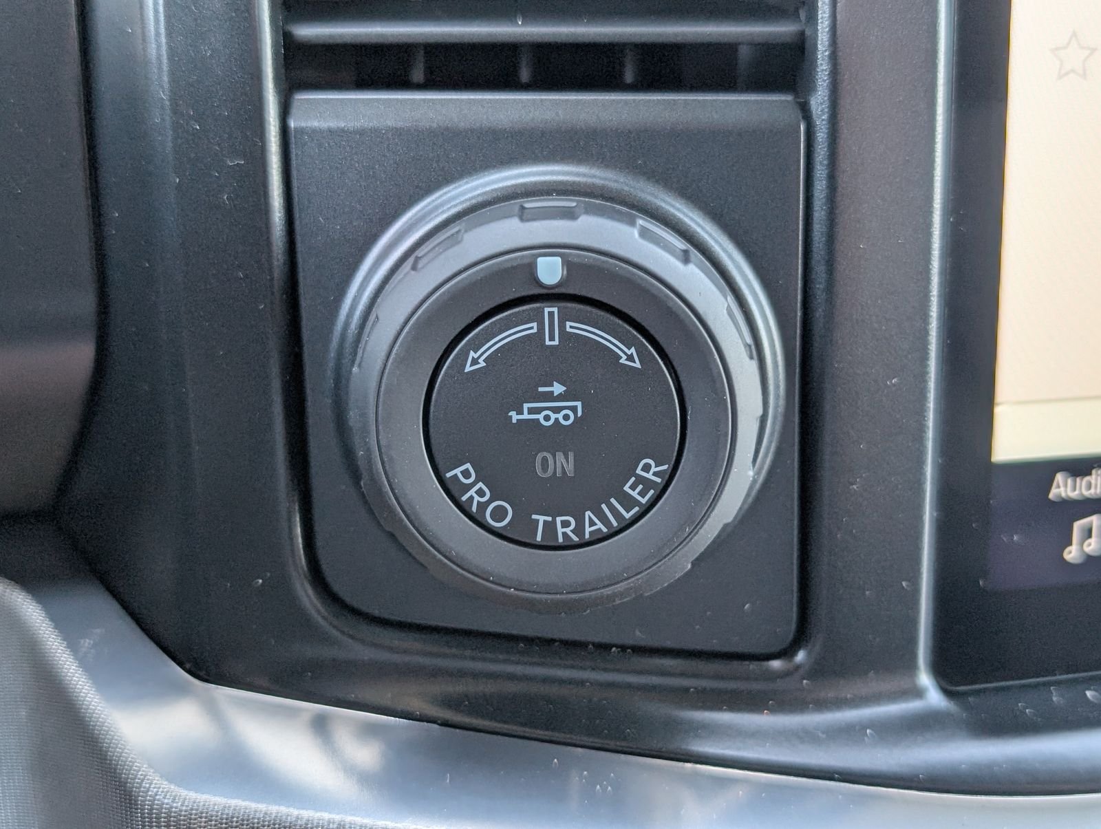 New 2026 Ford F250 Platinum w/ Platinum Plus Package AWD/4WD image 24