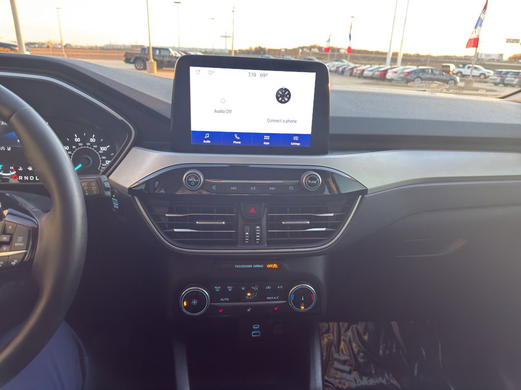 Used 2022 Ford Escape SE w/ Cold Weather Package image 15