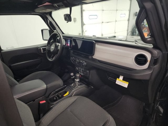 Used 2026 Jeep Wrangler Sport AWD/4WD image 19