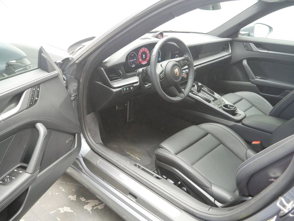 Certified 2026 Porsche 911 Carrera RWD image 4