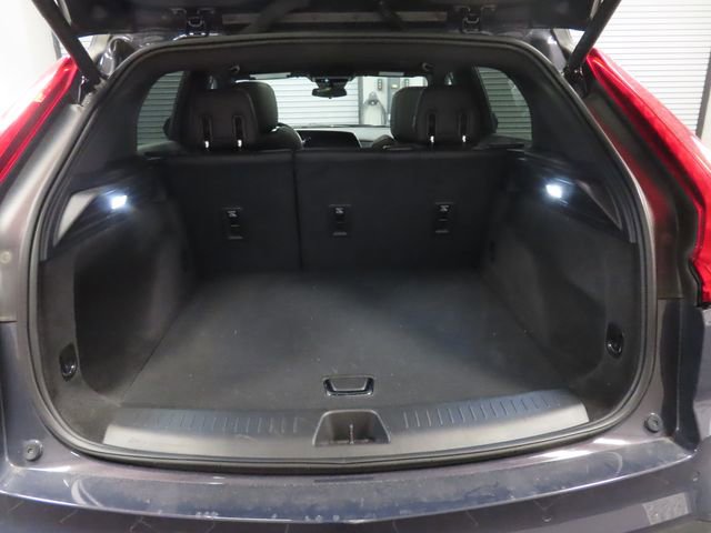 Used 2024 Cadillac XT4 Luxury w/ Cold Weather Package FWD image 23