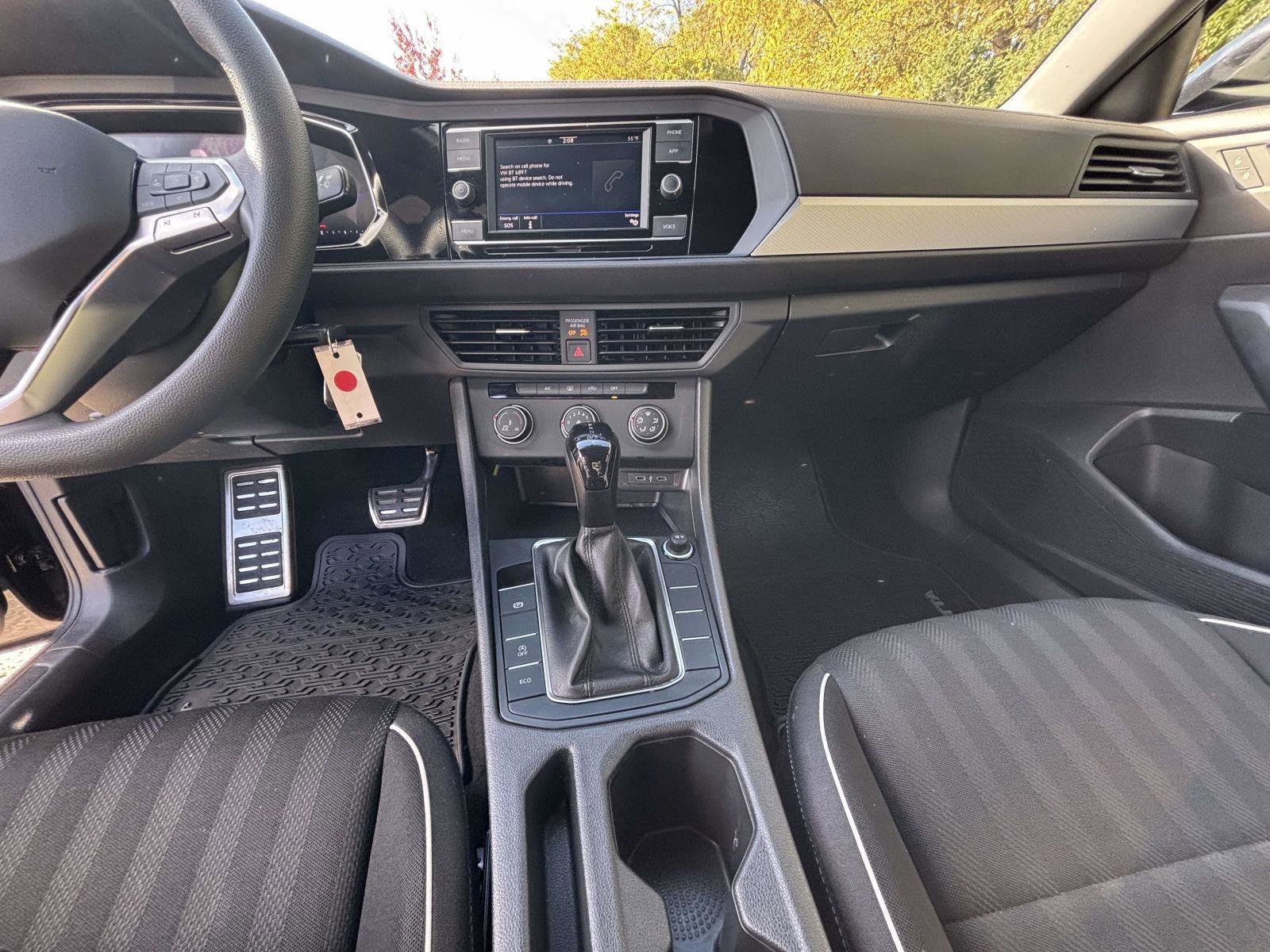 Used 2023 Volkswagen Jetta Sport image 15