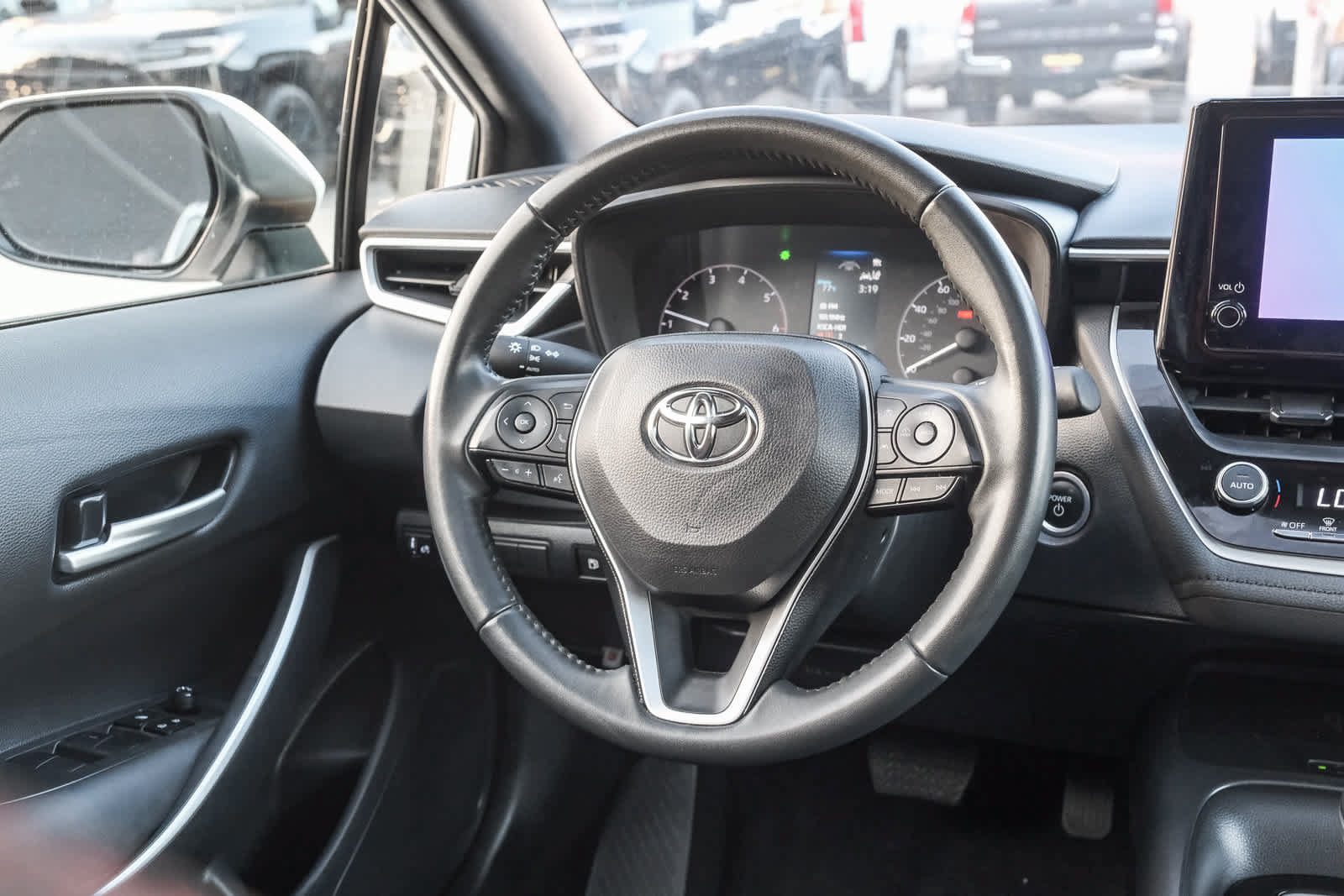 Certified 2024 Toyota Corolla SE w/ SE Package FWD image 17