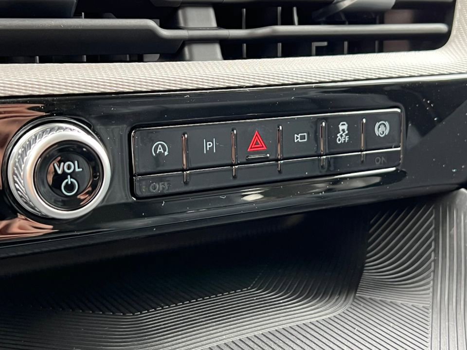 Used 2026 Ford Explorer Active w/ Active Comfort Package image 26