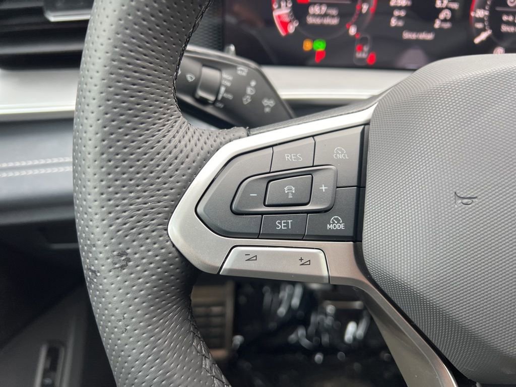 New 2026 Volkswagen Tiguan SE R-Line image 30