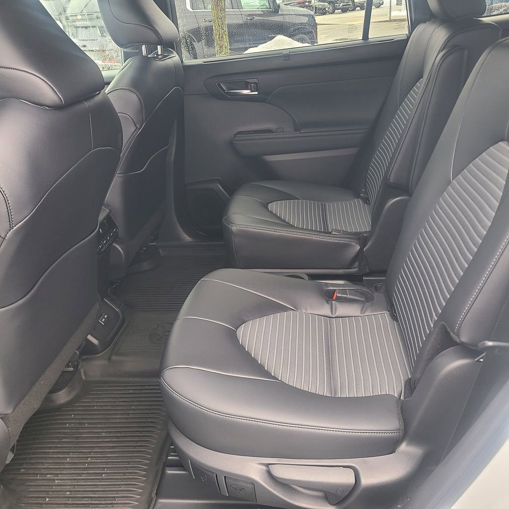 Used 2024 Toyota Highlander XSE image 15